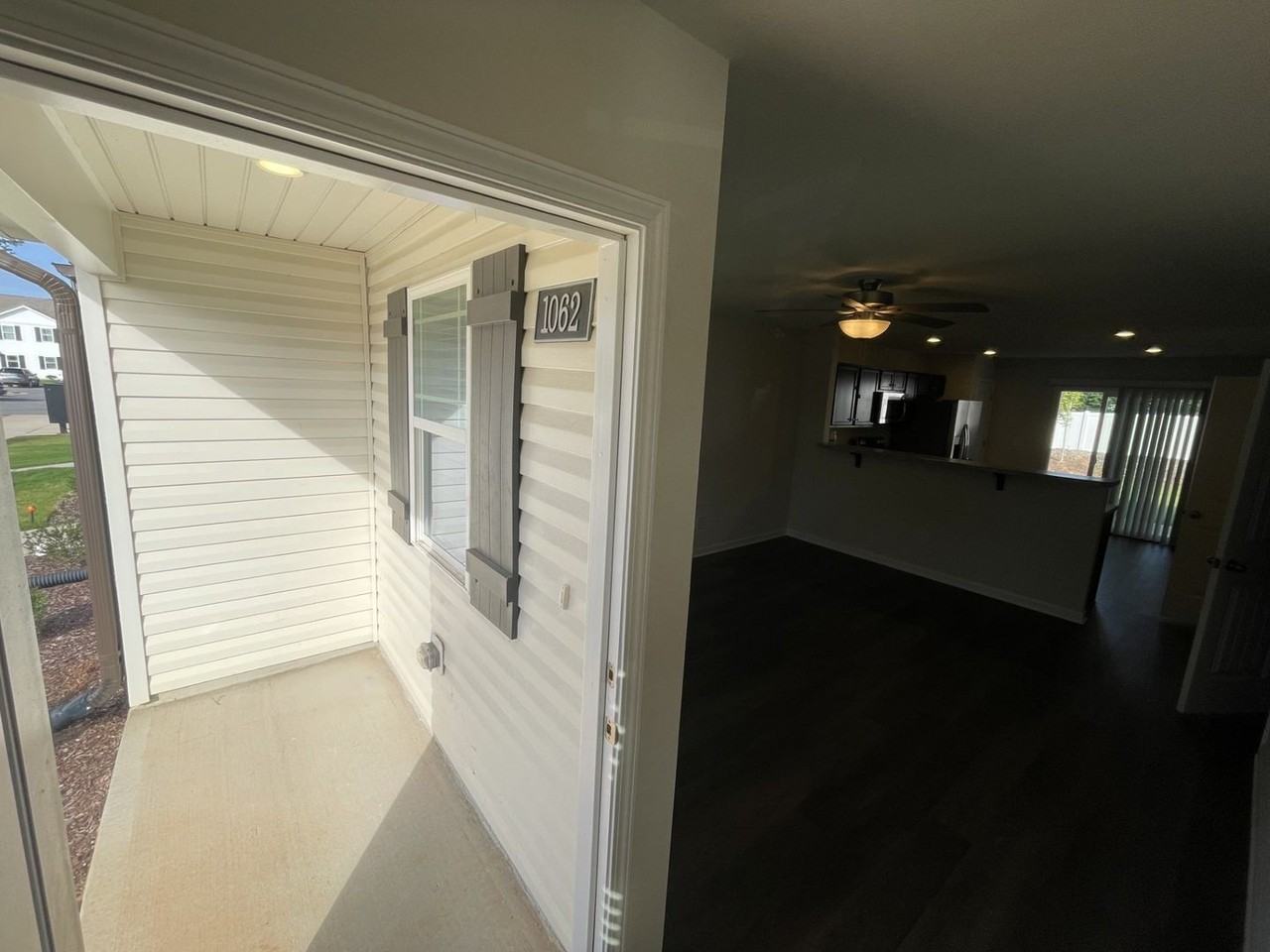 1062 Peony Ln - Photo 3 of 19