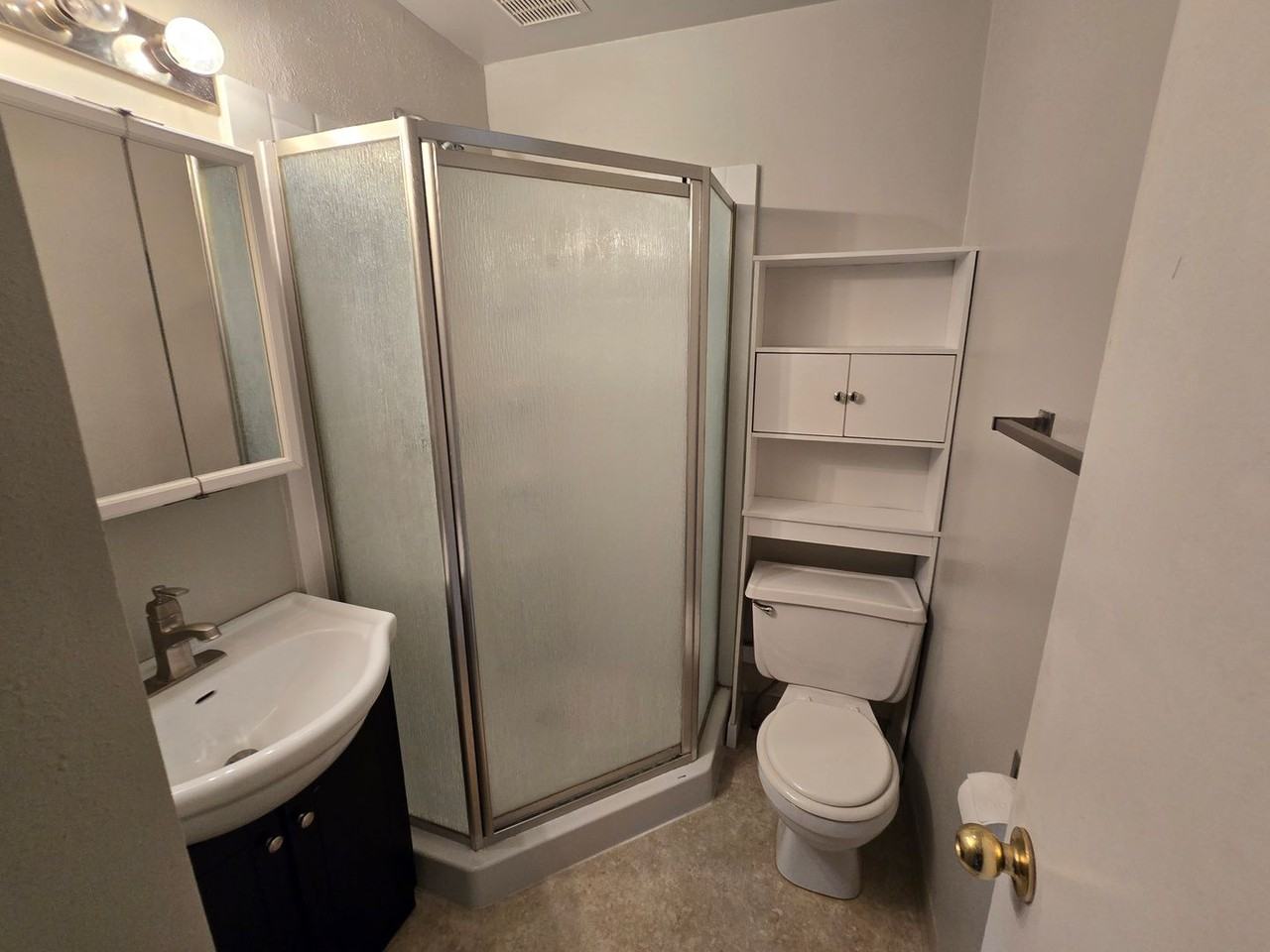 2419 S Newton St - Photo 3 of 8