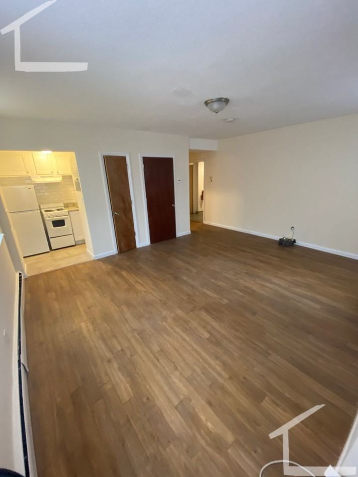 2016 Commonwealth Avenue - Photo 2 of 13