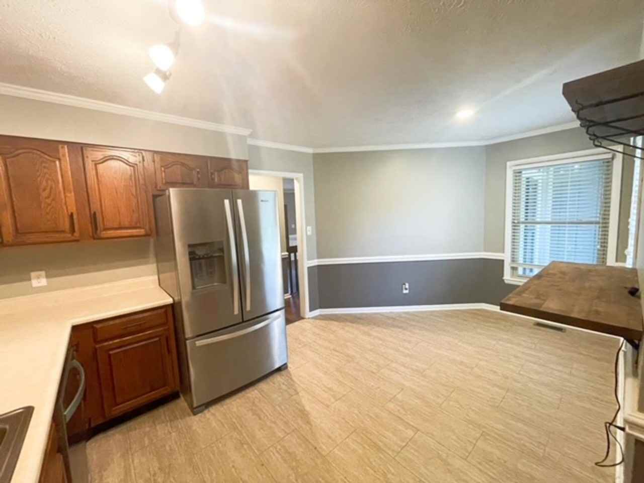 405 Oakgrove Dr - Photo 6 of 23