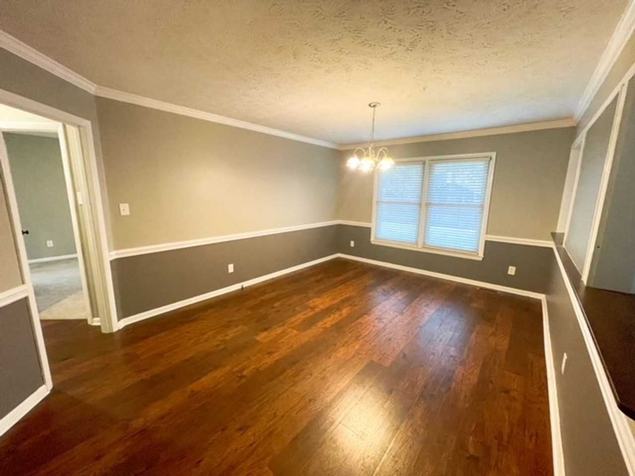 405 Oakgrove Dr - Photo 7 of 23