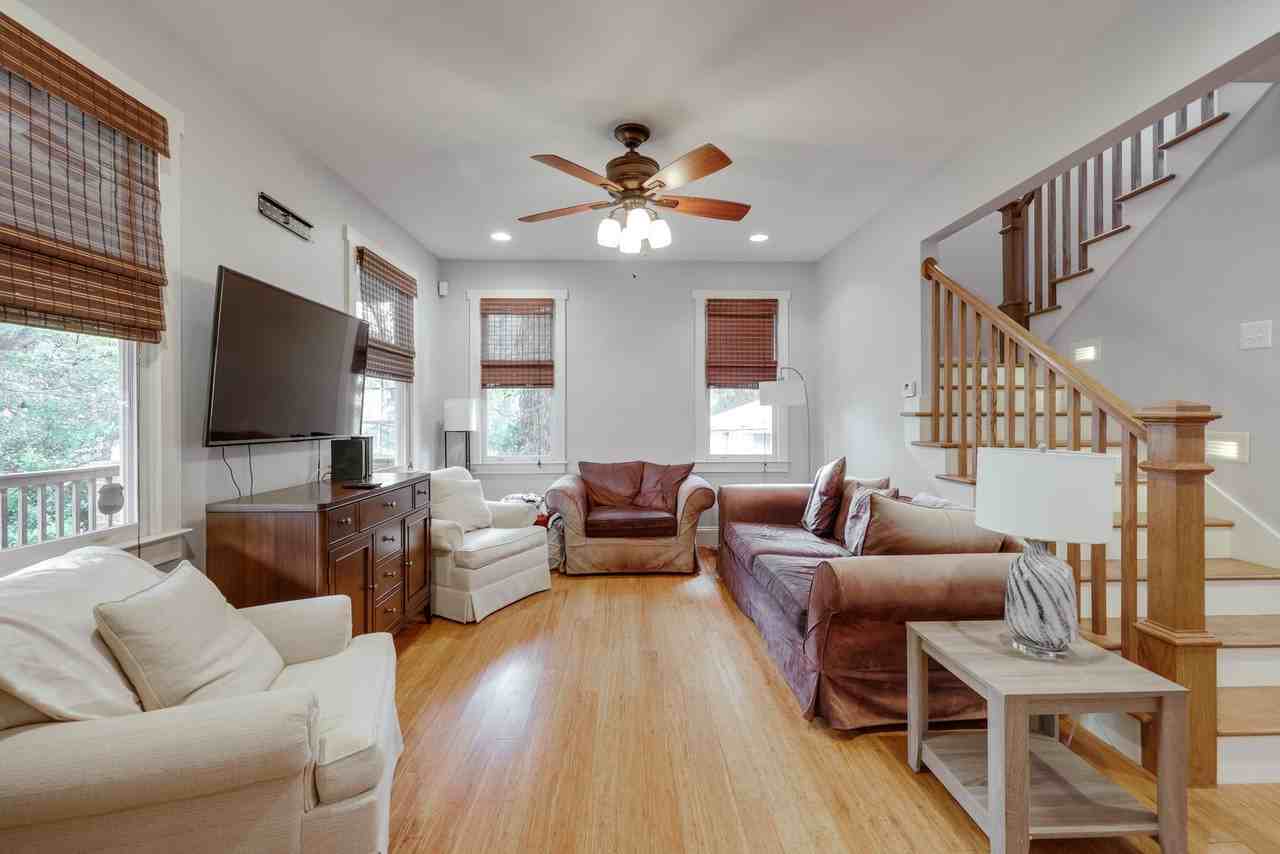 139 Hillside Street - Photo 3 of 33