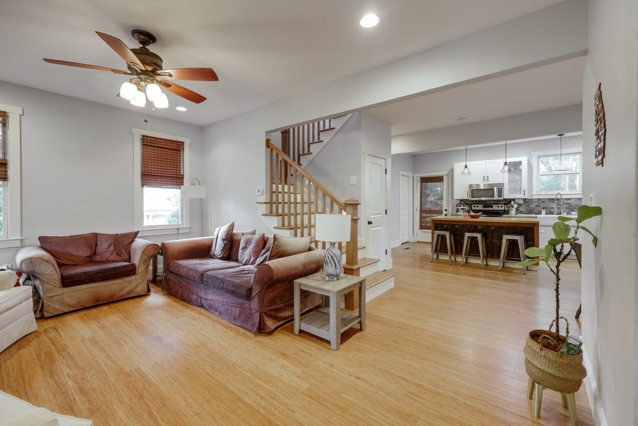 139 Hillside Street - Photo 4 of 33