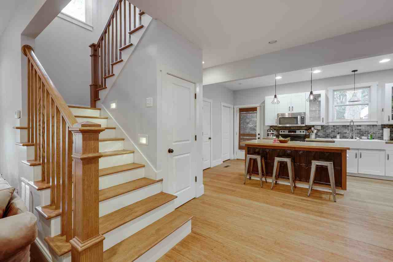 139 Hillside Street - Photo 6 of 33