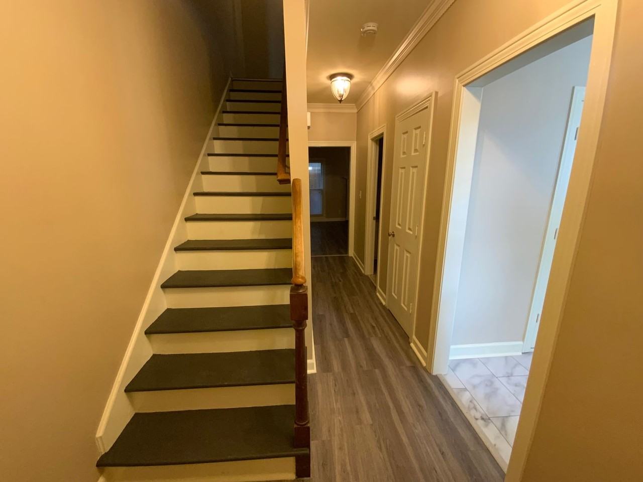 311 MOVE IN SPECIAL - 311 E 2nd Ave #3 - Photo 3 of 22