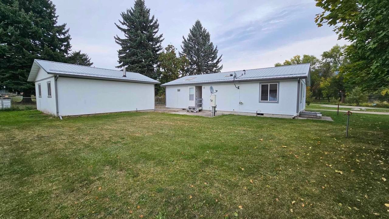 611 4th Ave Sw - Photo 2 of 24