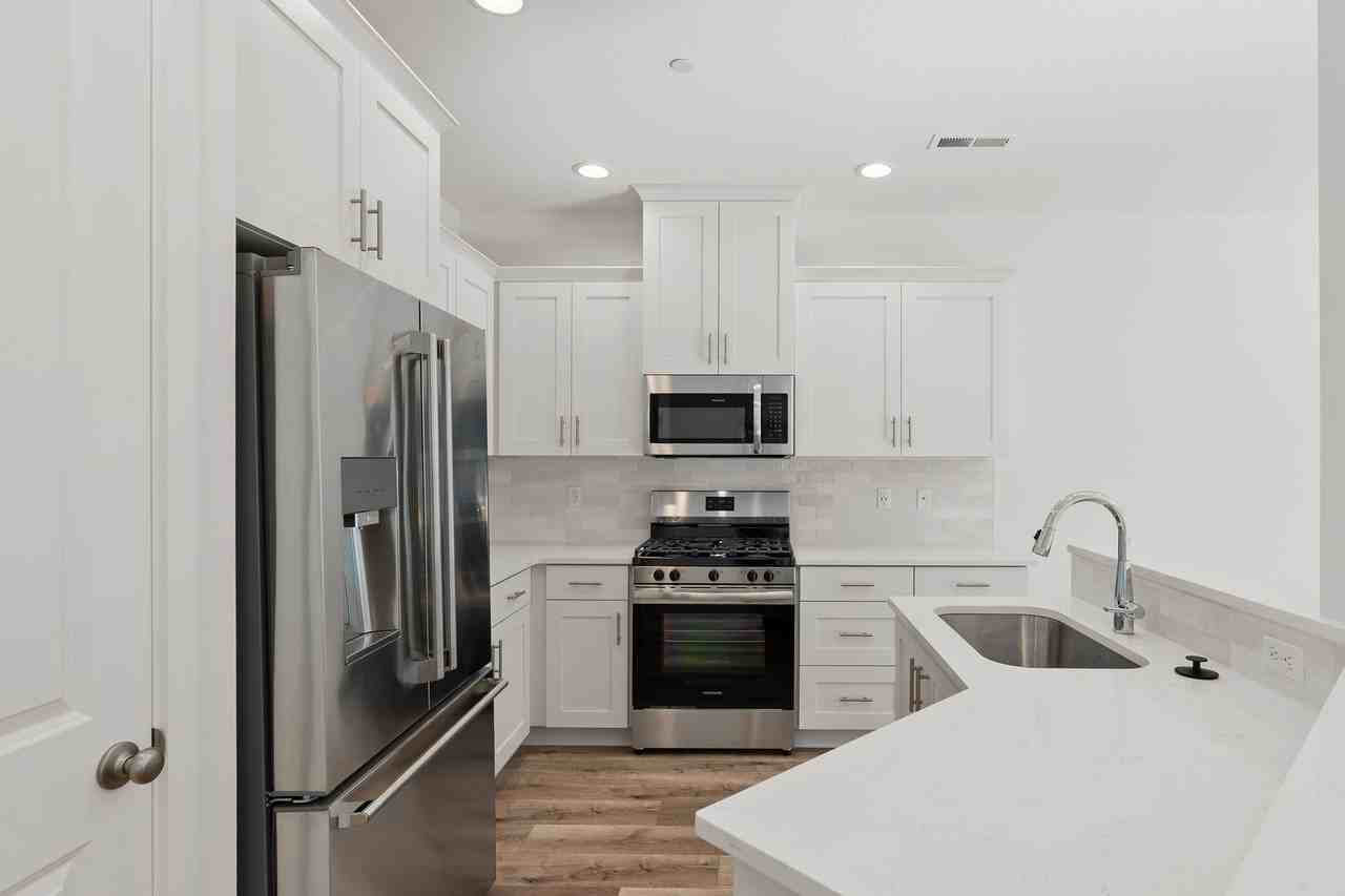 16740 16740 SE Rebstock Ln - Photo 3 of 28