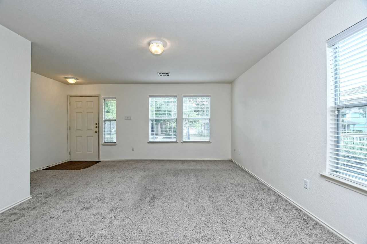 1815 Lost Maples Loop - Photo 6 of 28