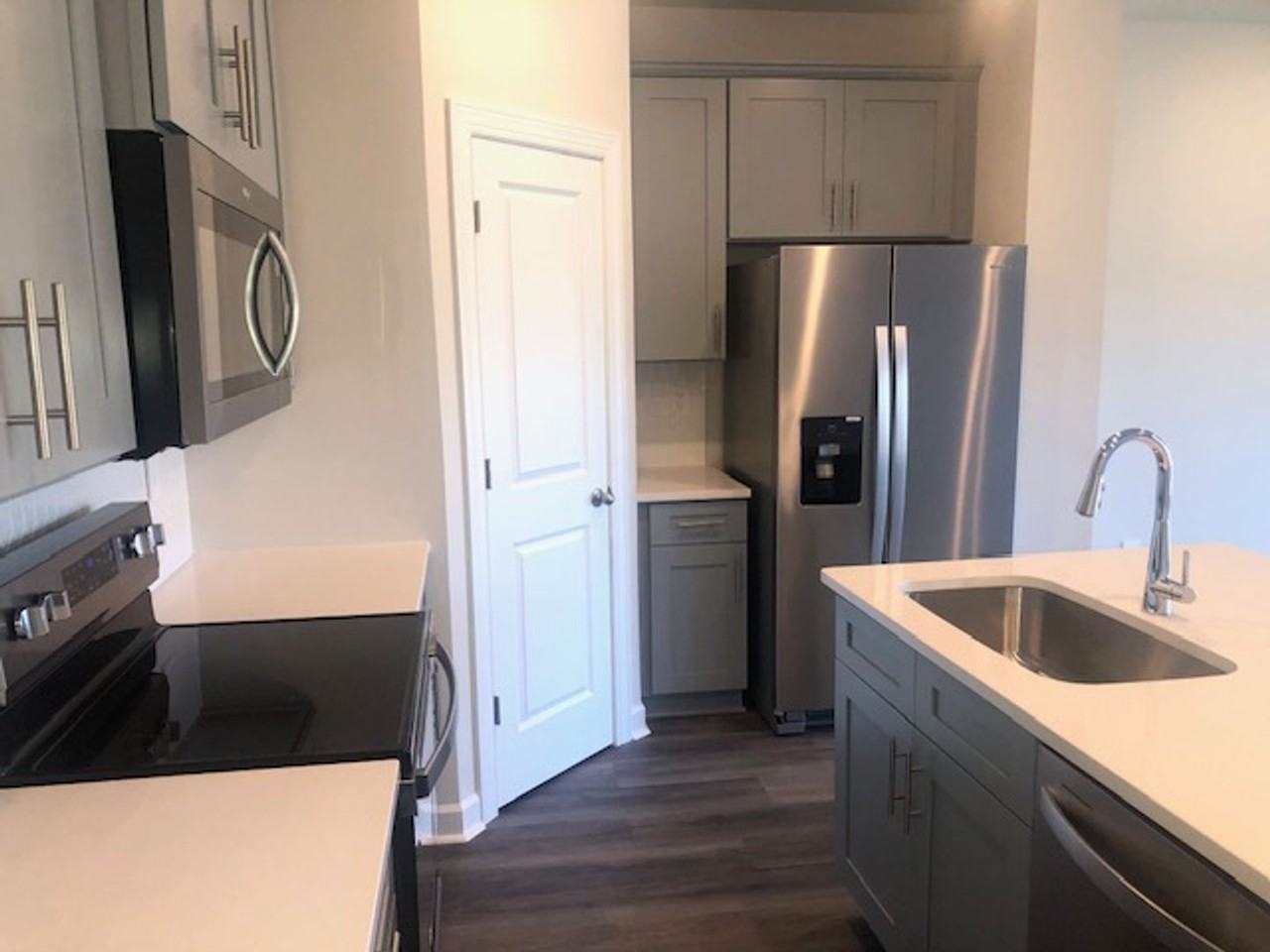 1802 Braemar Village Dr - Photo 5 of 38