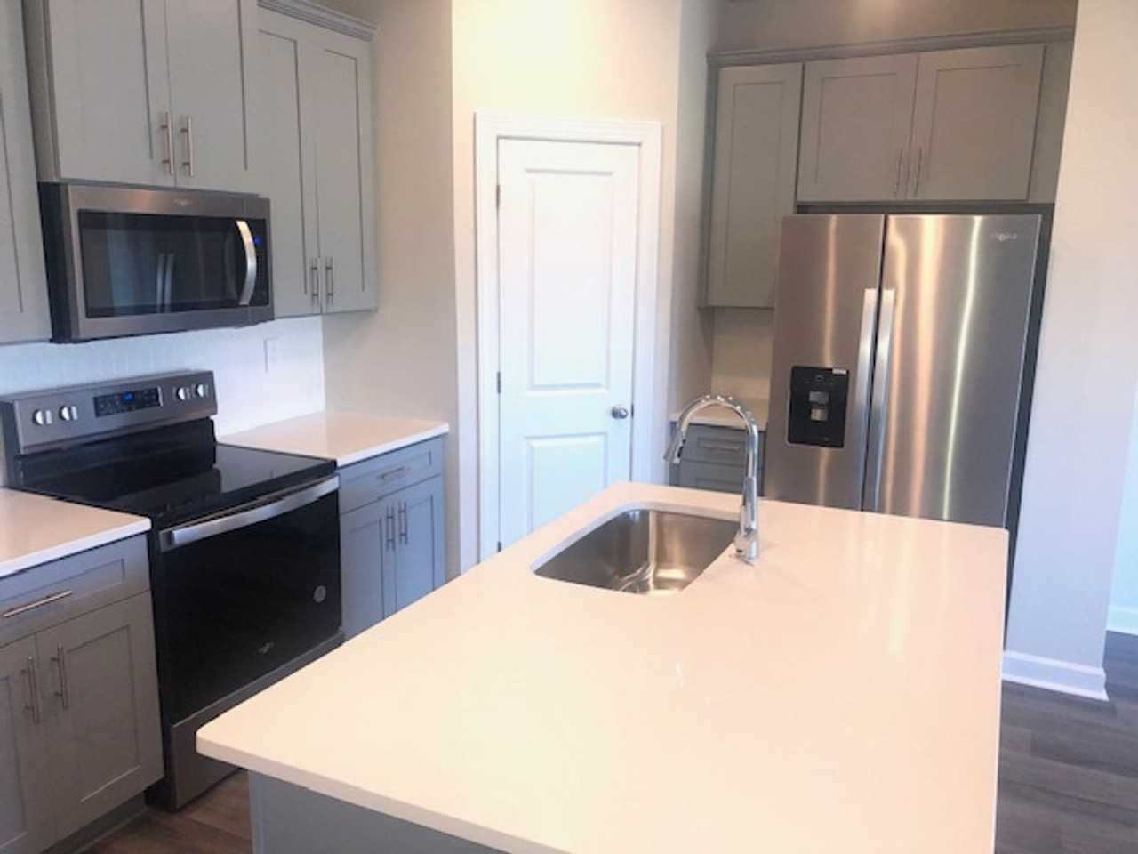 1802 Braemar Village Dr - Photo 2 of 38