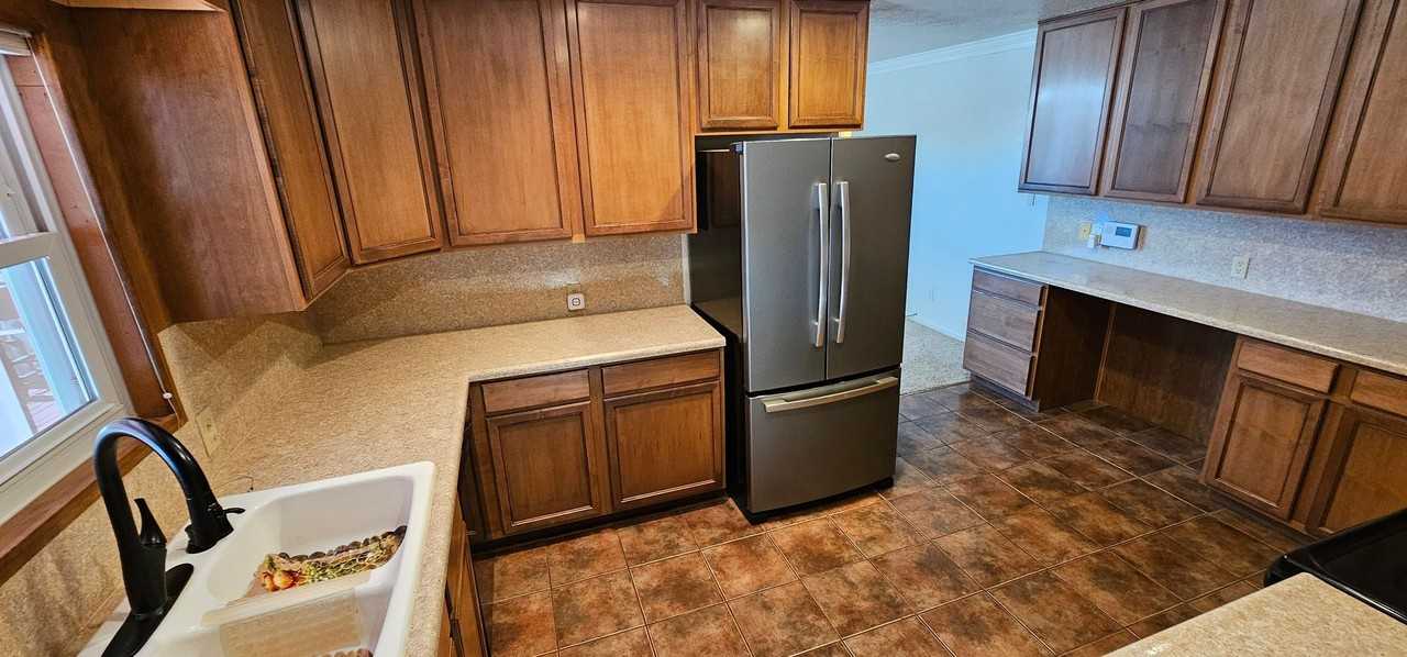 1320 S Main Ave - Photo 7 of 23