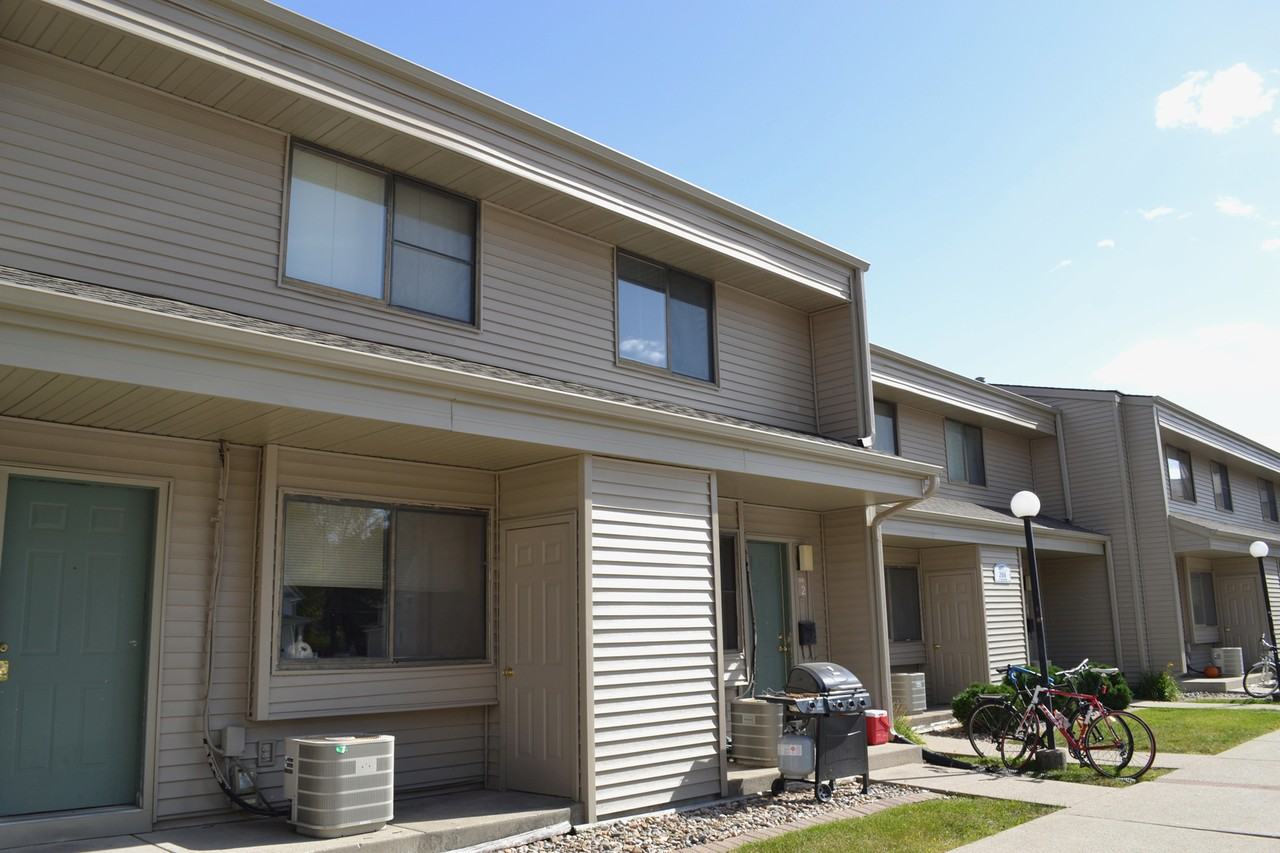 208 S. Hyland - Photo 6 of 8