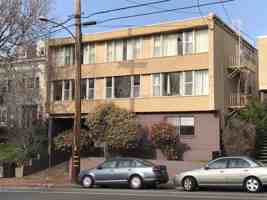 featured image of 715 Oakland Ave