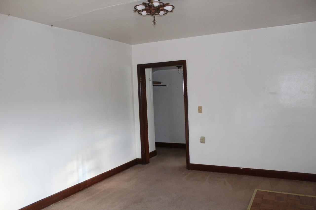 524 N Eldorado Ave - Photo 4 of 10