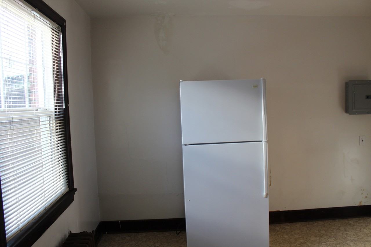 524 N Eldorado Ave - Photo 7 of 10