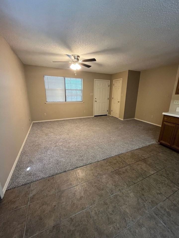 3326 N Detroit Ave - Photo 2 of 10