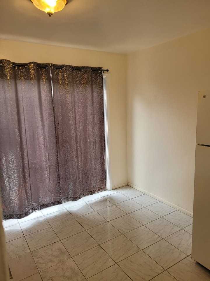 513 Kentucky St SE - Photo 4 of 27