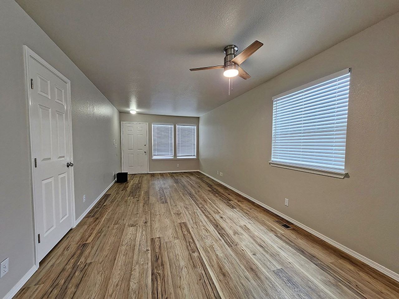 8994 W Cory Ln - Photo 3 of 11