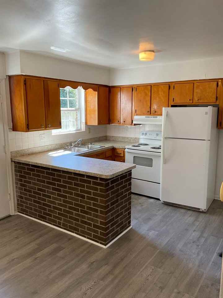 D9550L - Photo 2 of 9