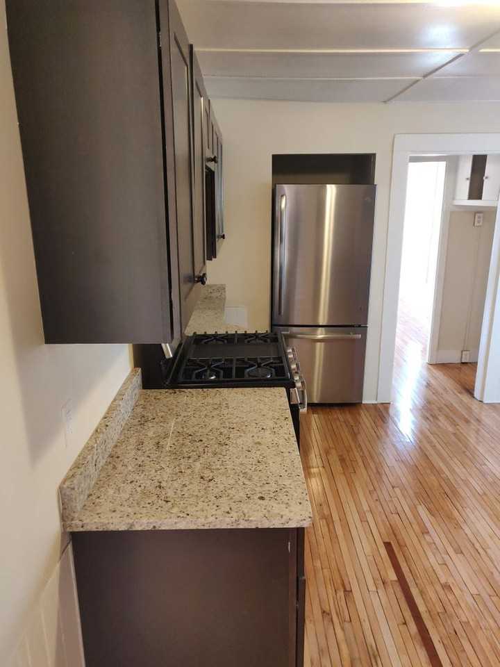 49 Market St - Photo 2 of 36