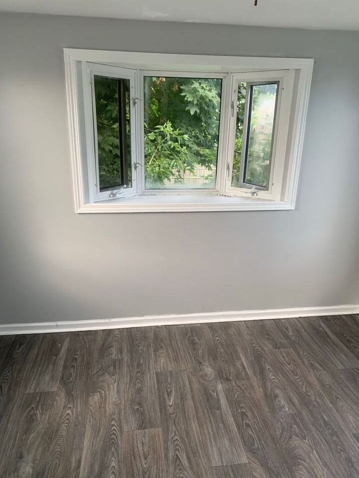 710 Kewaunee St. (Duplex) - Photo 3 of 9