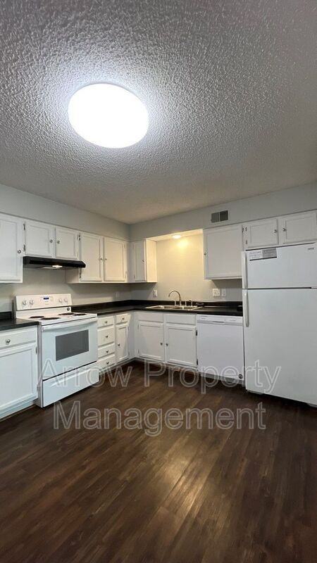 320 Lincoln St #6 - Photo 3 of 13