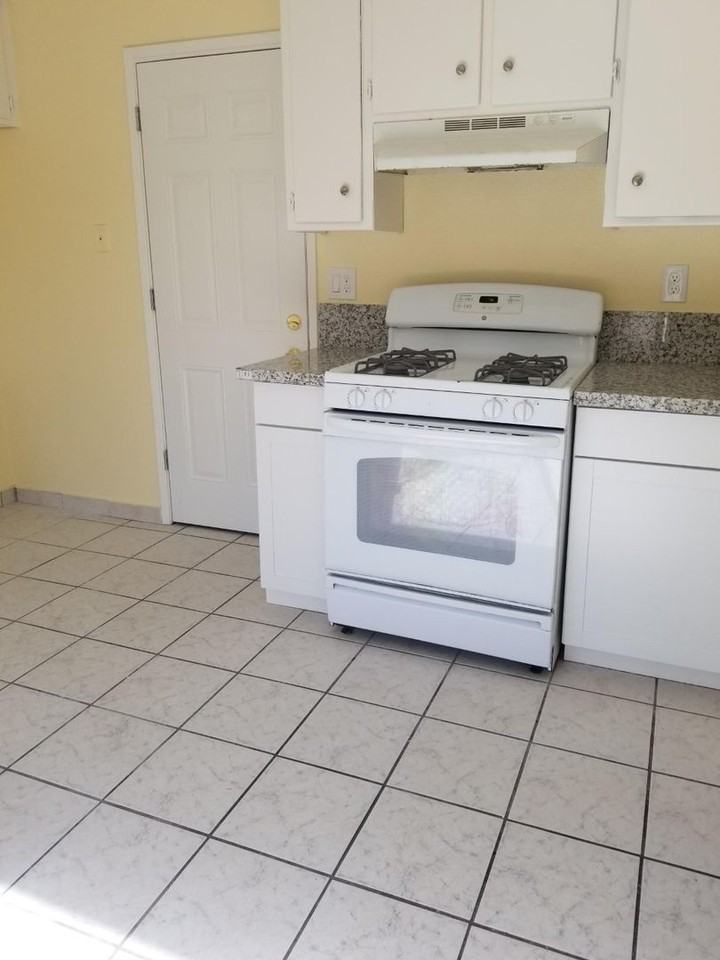 1808 W Rumble Rd - Photo 5 of 12