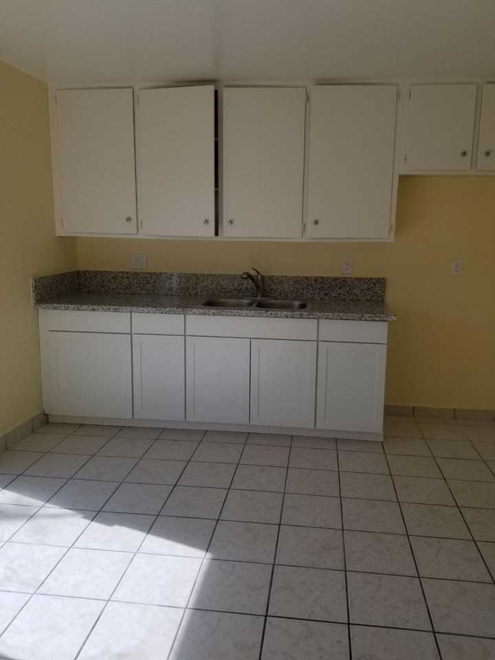 1808 W Rumble Rd - Photo 6 of 12