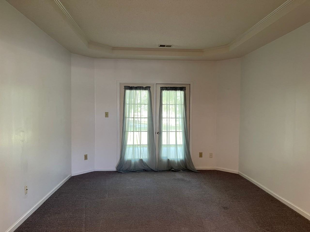 3216 Fayette Dr - Photo 4 of 30