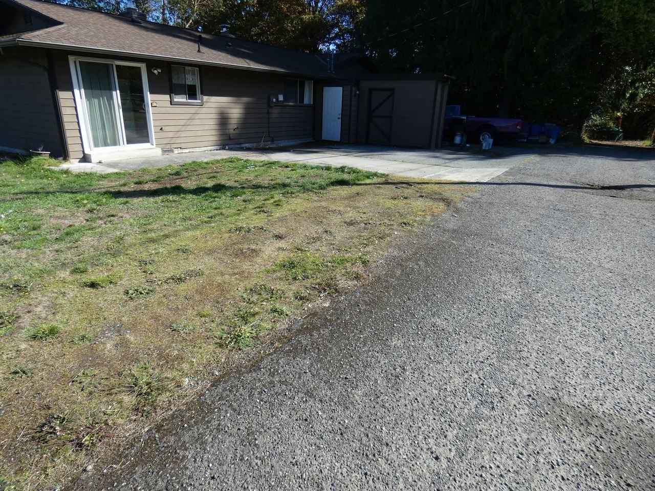 1209 South Pine Street - Photo 3 of 16