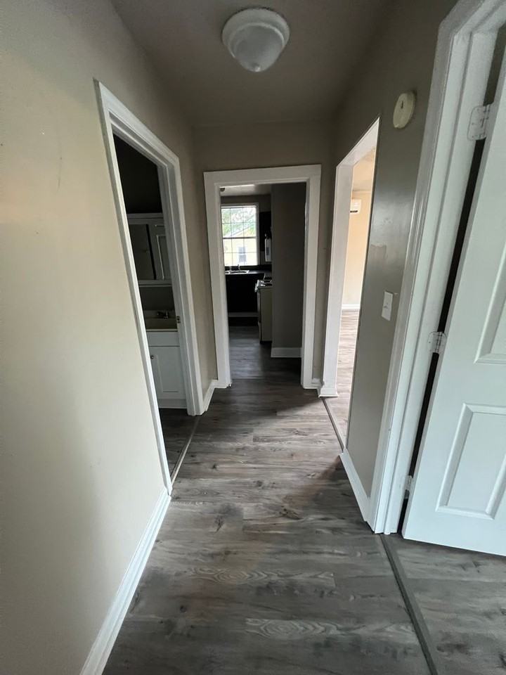 704 Salem Rd - Photo 3 of 5