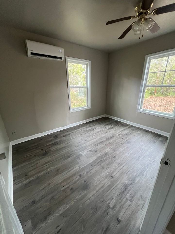 704 Salem Rd - Photo 5 of 5