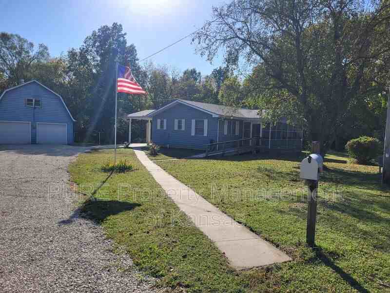 522 S Delaware St - Photo 2 of 20