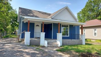 featured image of 909 W 3rd St