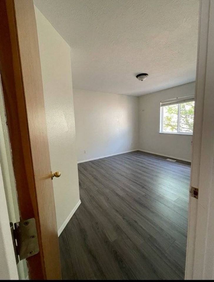 627 Northwest Meadows Drive - Photo 5 of 10