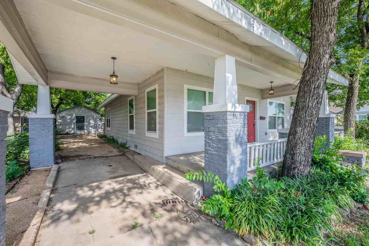 1317 N Sylvania Ave - Photo 3 of 30