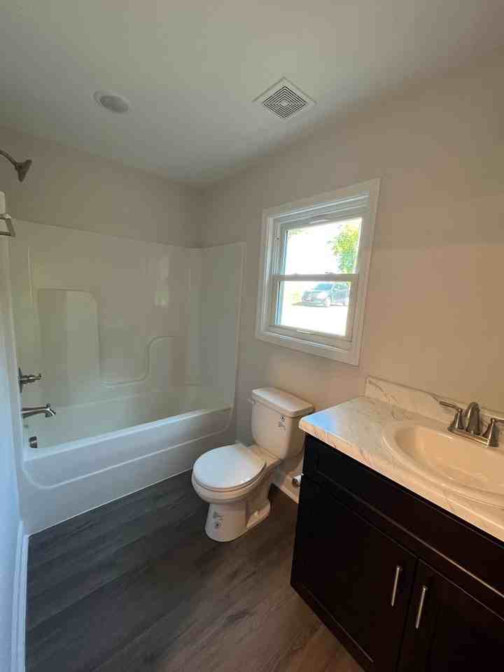 718 Mount Vernon Rd - Photo 3 of 10