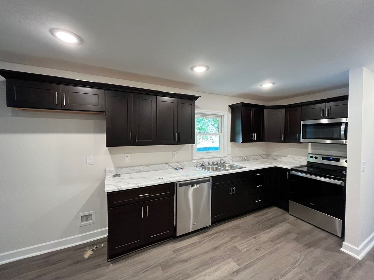 718 Mount Vernon Rd - Photo 4 of 10