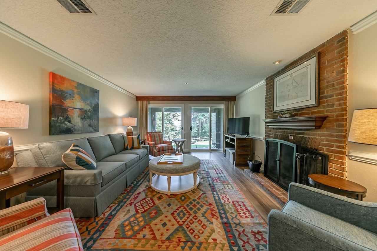 707 Graves Ordinary - Photo 4 of 22