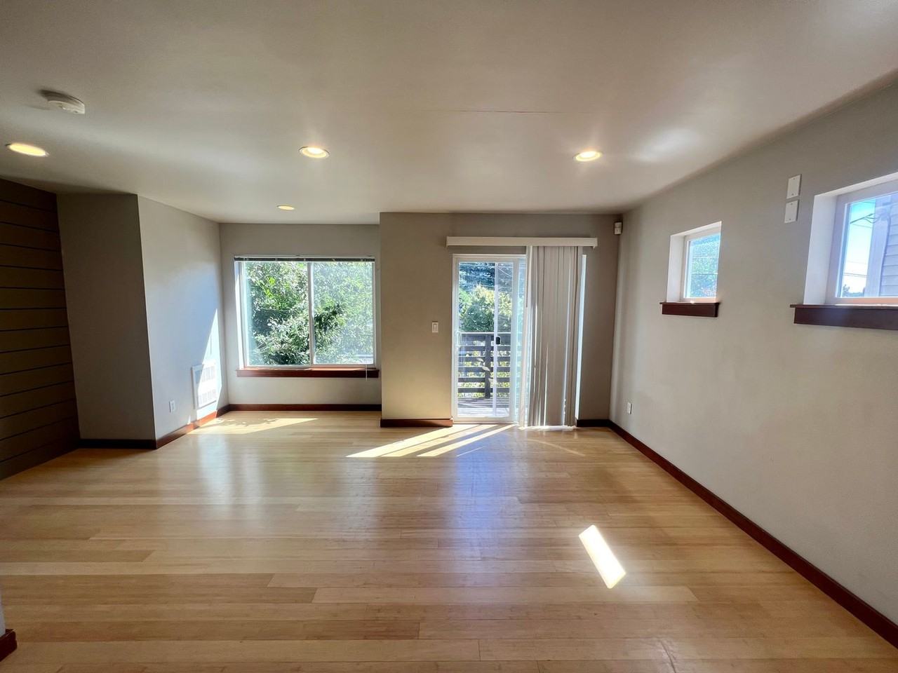4015 7th Ave Ne - Photo 3 of 21