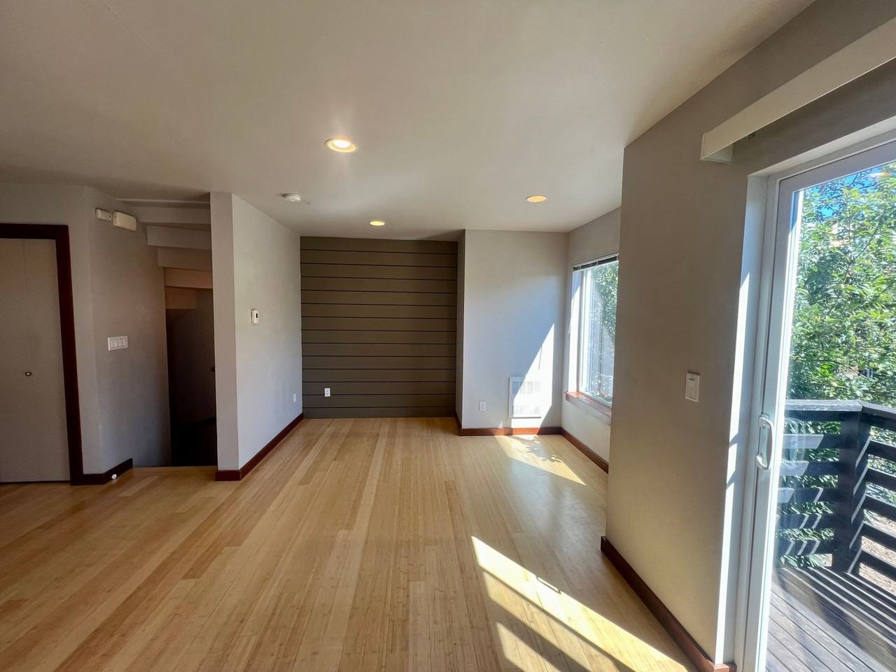 4015 7th Ave Ne - Photo 4 of 21