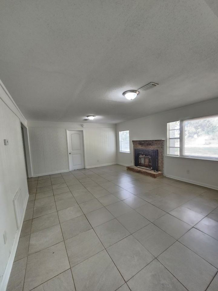 3017 Donley St - Photo 4 of 20