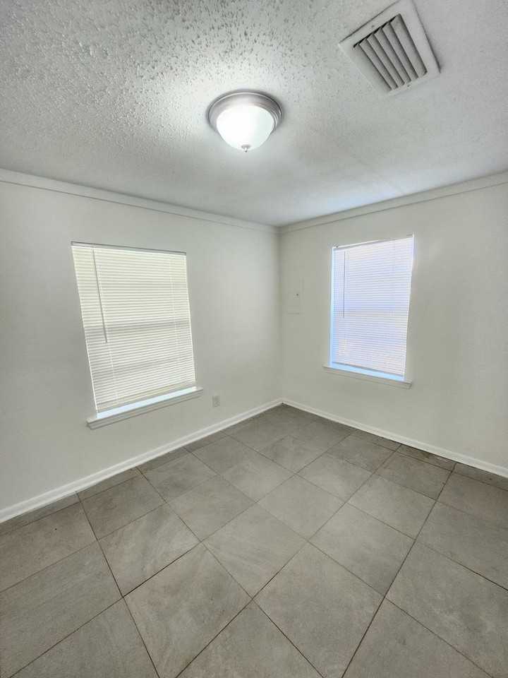 3017 Donley St - Photo 7 of 20