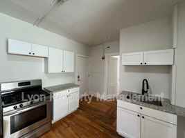 featured image of 228 W School St #4