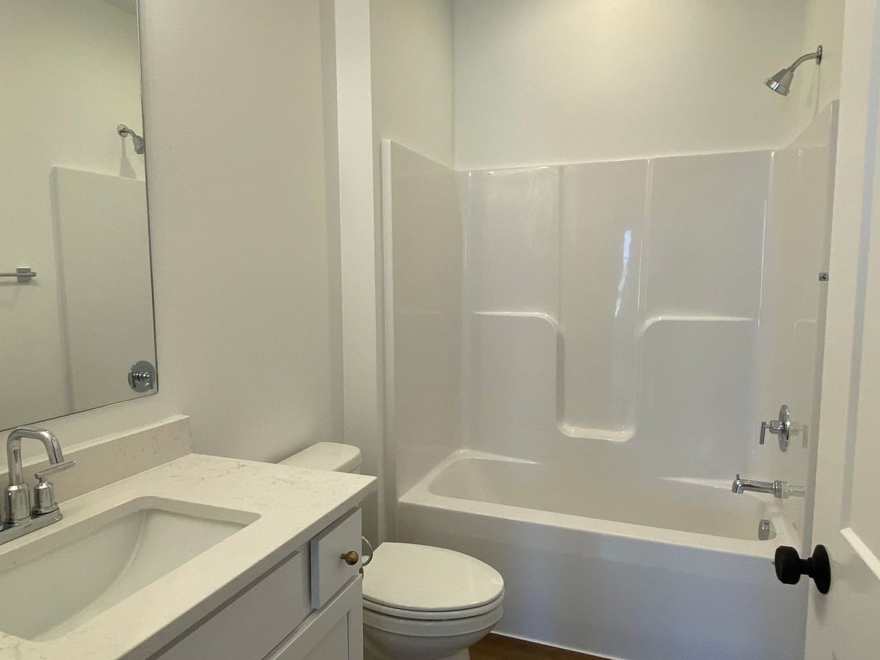 214 E Bridge Rd - Photo 4 of 16