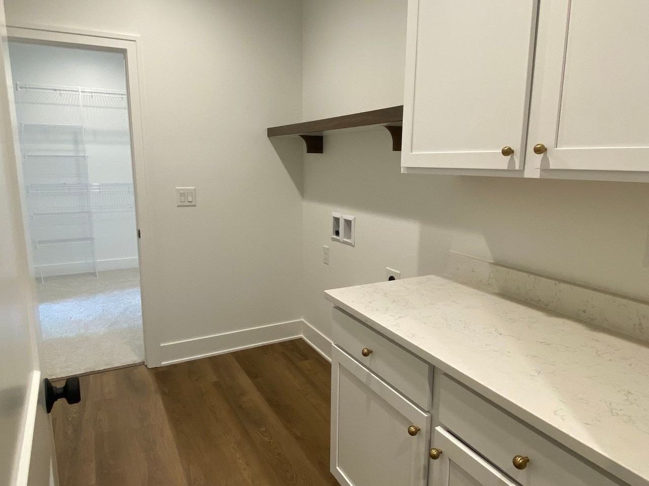 214 E Bridge Rd - Photo 6 of 16