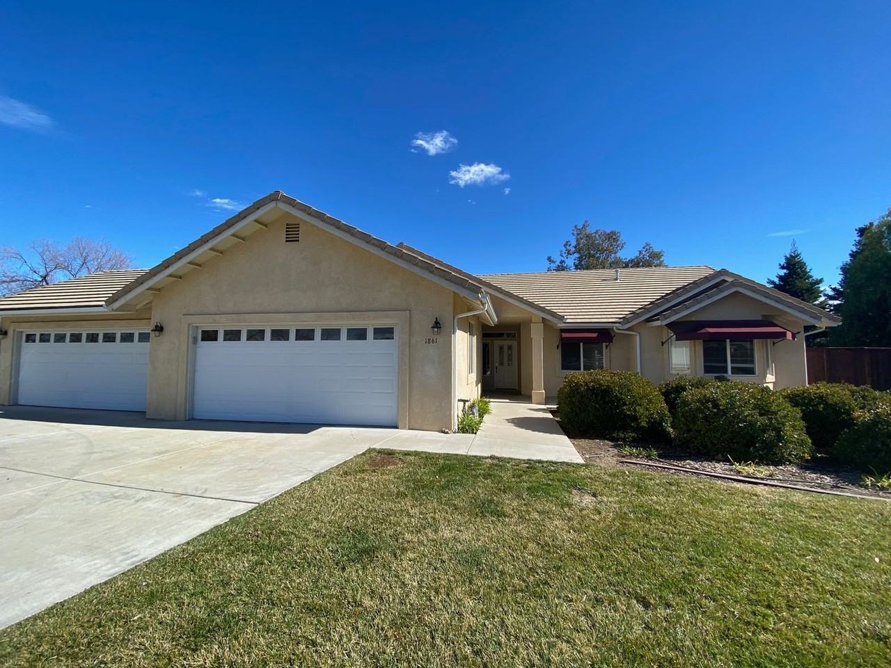 1861 Dallons Dr - Photo 2 of 25