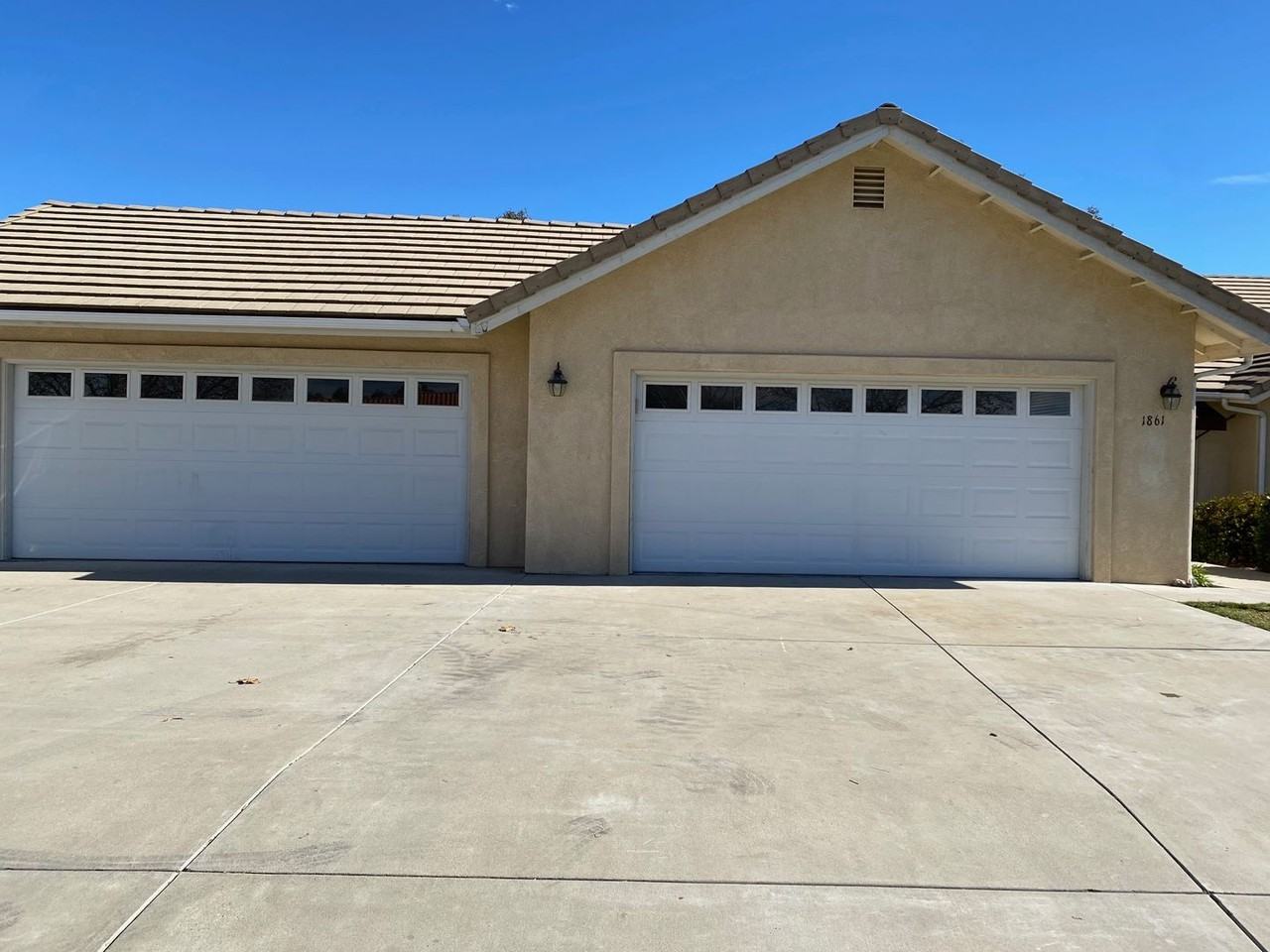 1861 Dallons Dr - Photo 3 of 25