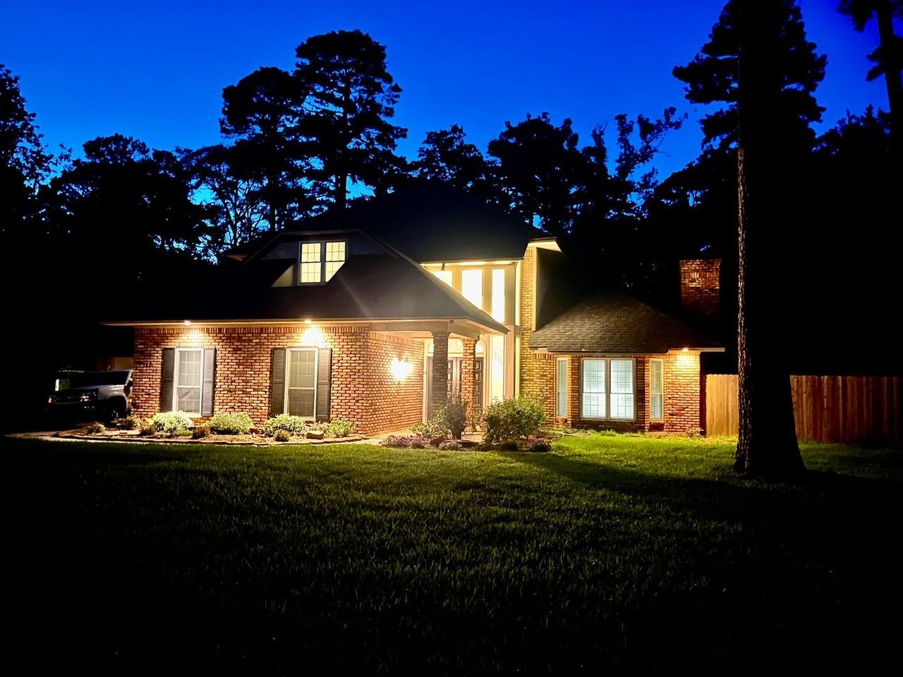 110 Bay Hills Dr - Photo 2 of 21