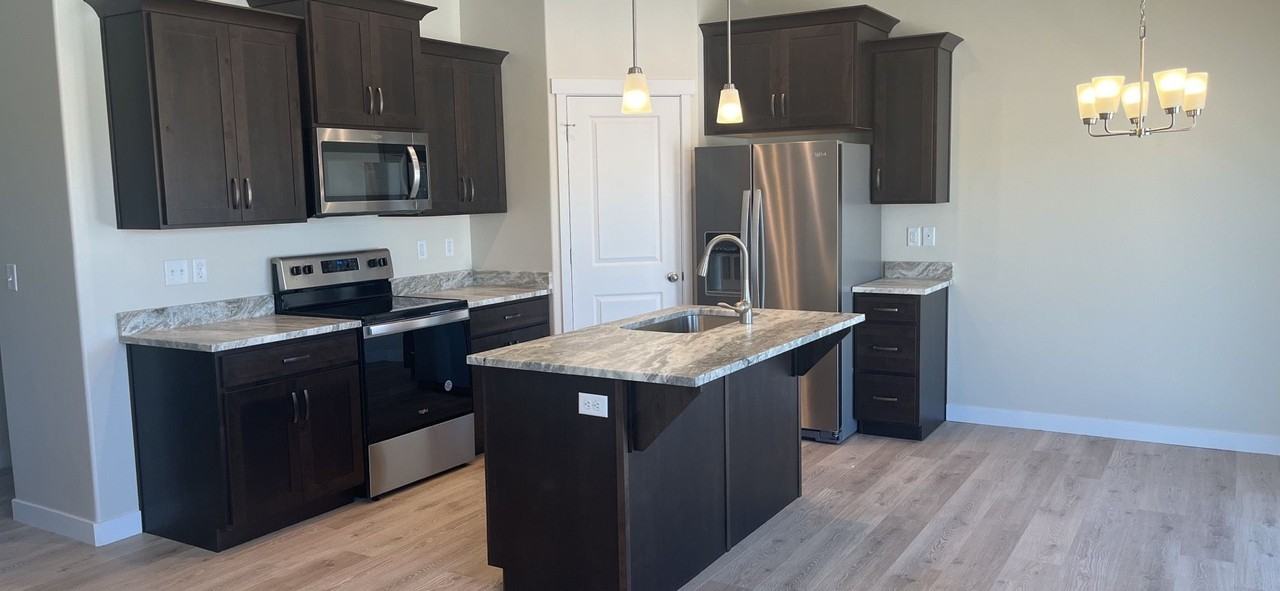 841 N Hilltop Dr - Photo 3 of 13